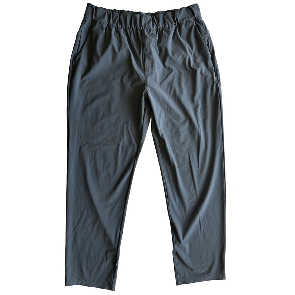 Vuori Women's Ankle-Length Cropped Pants in Charcoal Gray